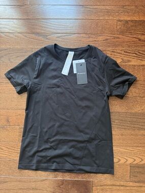 Fabletics Black Short Sleeve Women's Tee